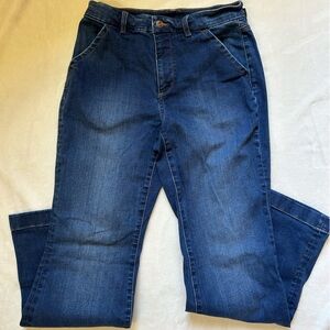 Duluth Trading Co Women’s High Rise Relaxed Leg Trouser Jeans. Sz. 6x31